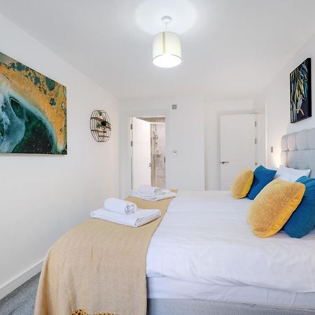St Martins 2 Bedroom Apartments In Ruislip By 360 Stays Екстериор снимка