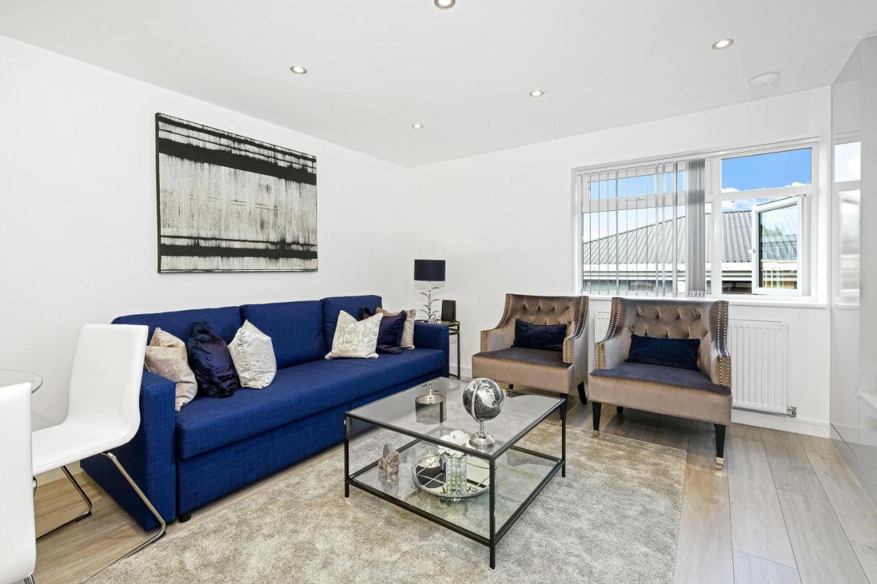 St Martins 2 Bedroom Apartments In Ruislip By 360 Stays Екстериор снимка