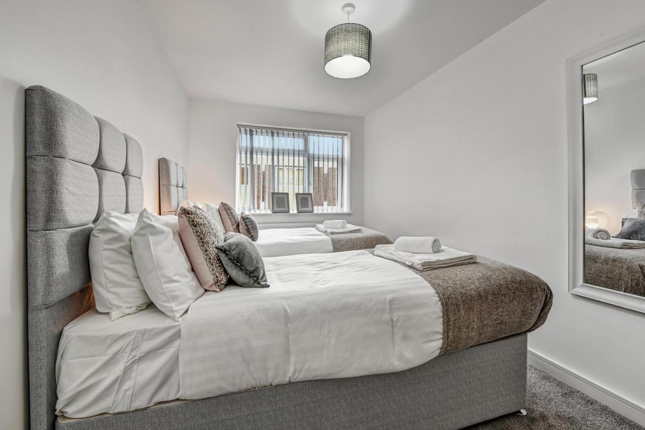 St Martins 2 Bedroom Apartments In Ruislip By 360 Stays Екстериор снимка
