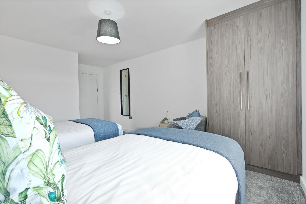 St Martins 2 Bedroom Apartments In Ruislip By 360 Stays Екстериор снимка