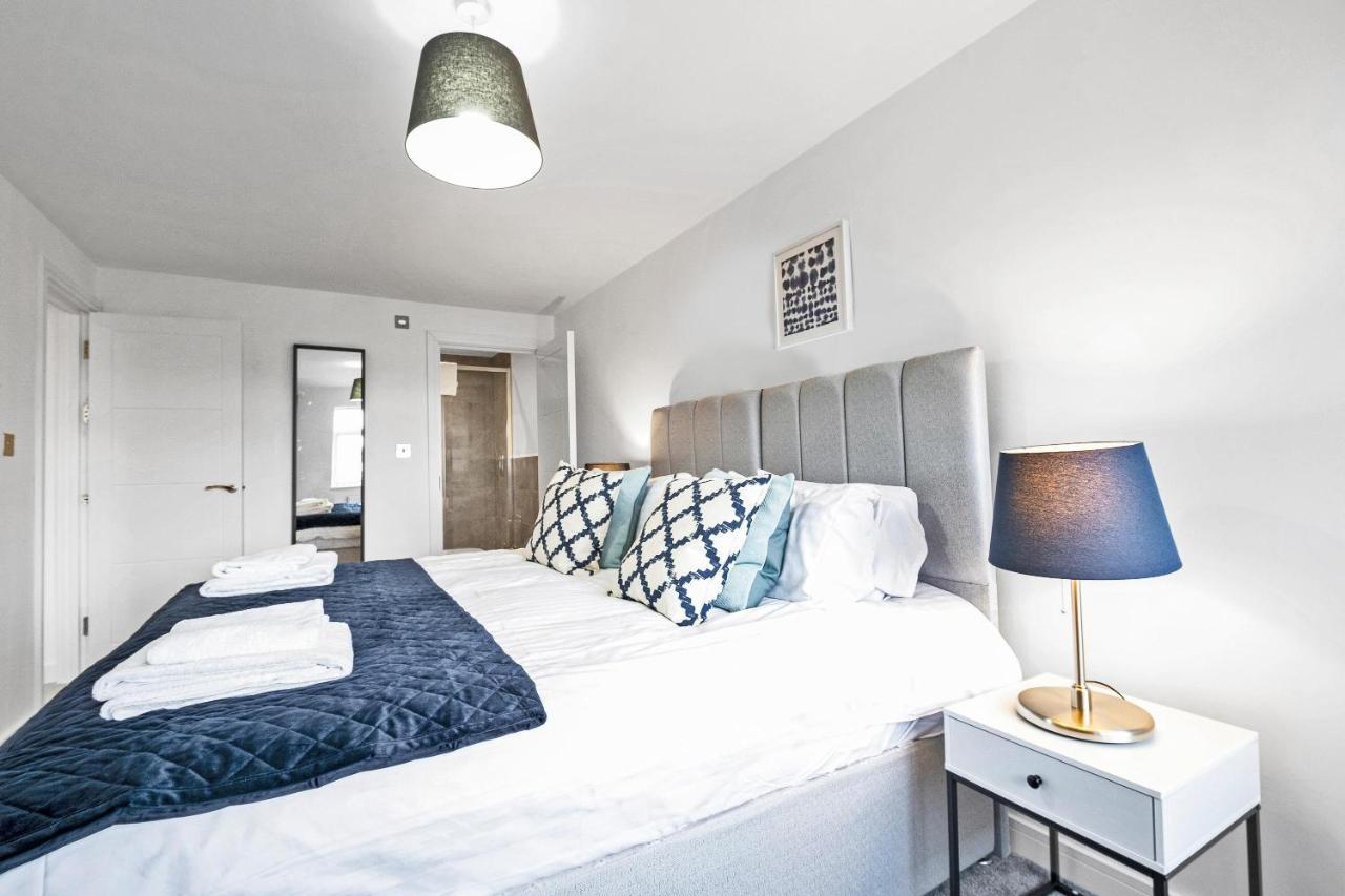 St Martins 2 Bedroom Apartments In Ruislip By 360 Stays Екстериор снимка