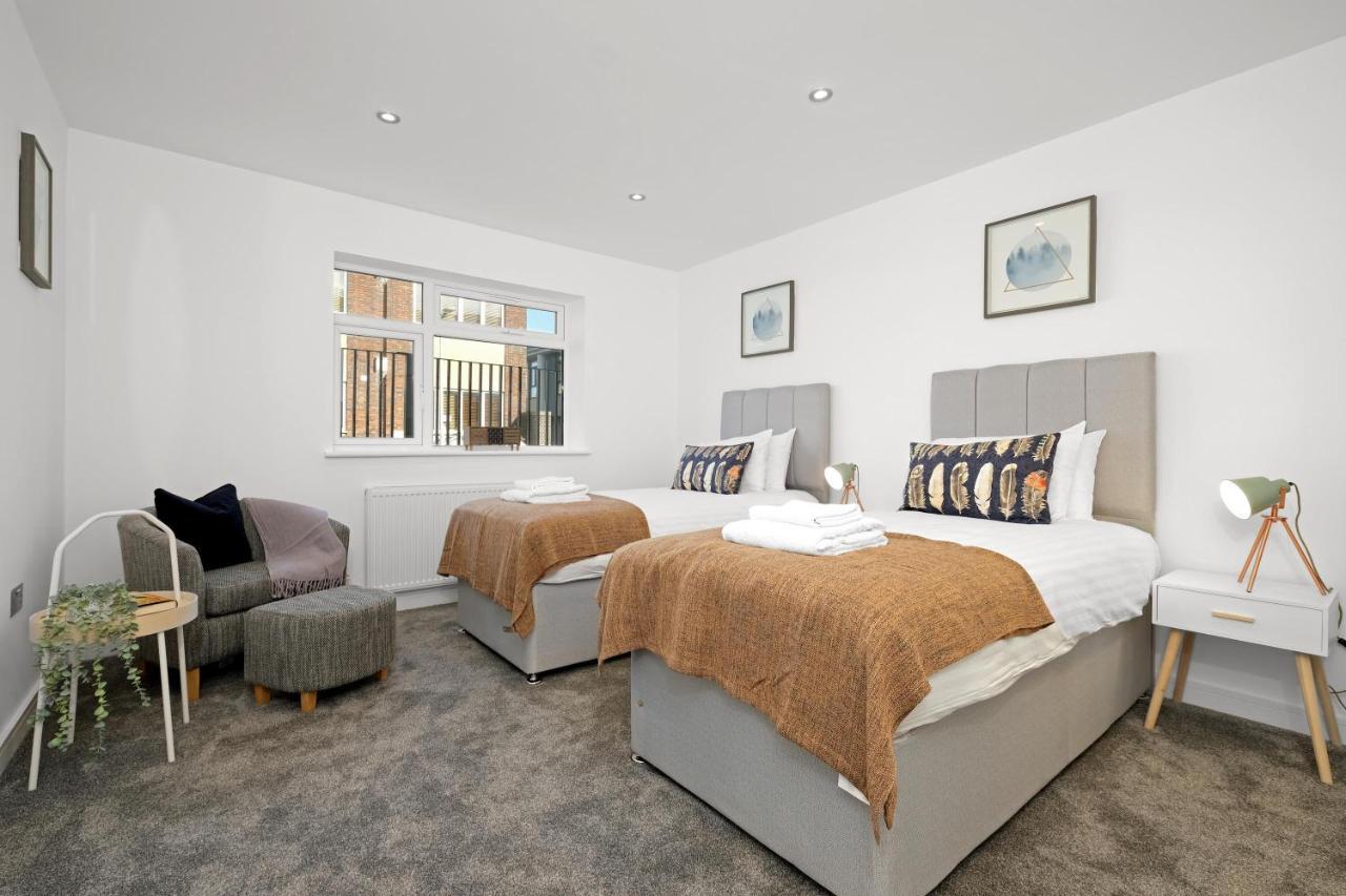 St Martins 2 Bedroom Apartments In Ruislip By 360 Stays Екстериор снимка