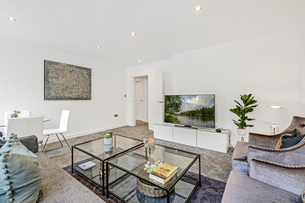 St Martins 2 Bedroom Apartments In Ruislip By 360 Stays Екстериор снимка