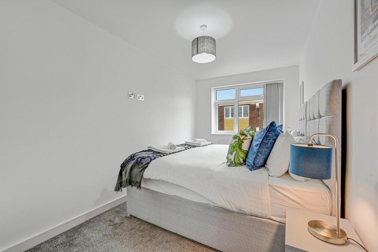 St Martins 2 Bedroom Apartments In Ruislip By 360 Stays Екстериор снимка