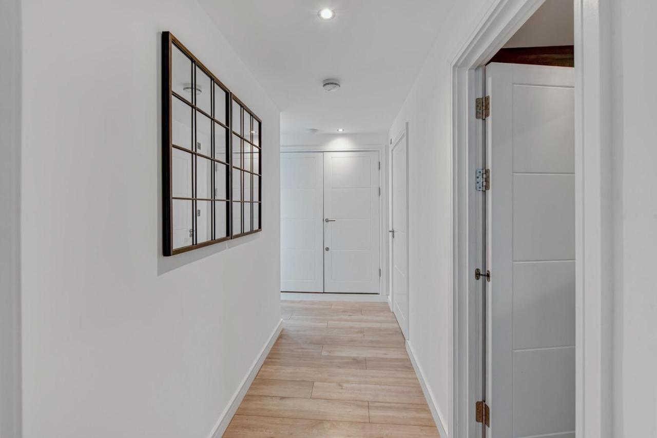 St Martins 2 Bedroom Apartments In Ruislip By 360 Stays Екстериор снимка