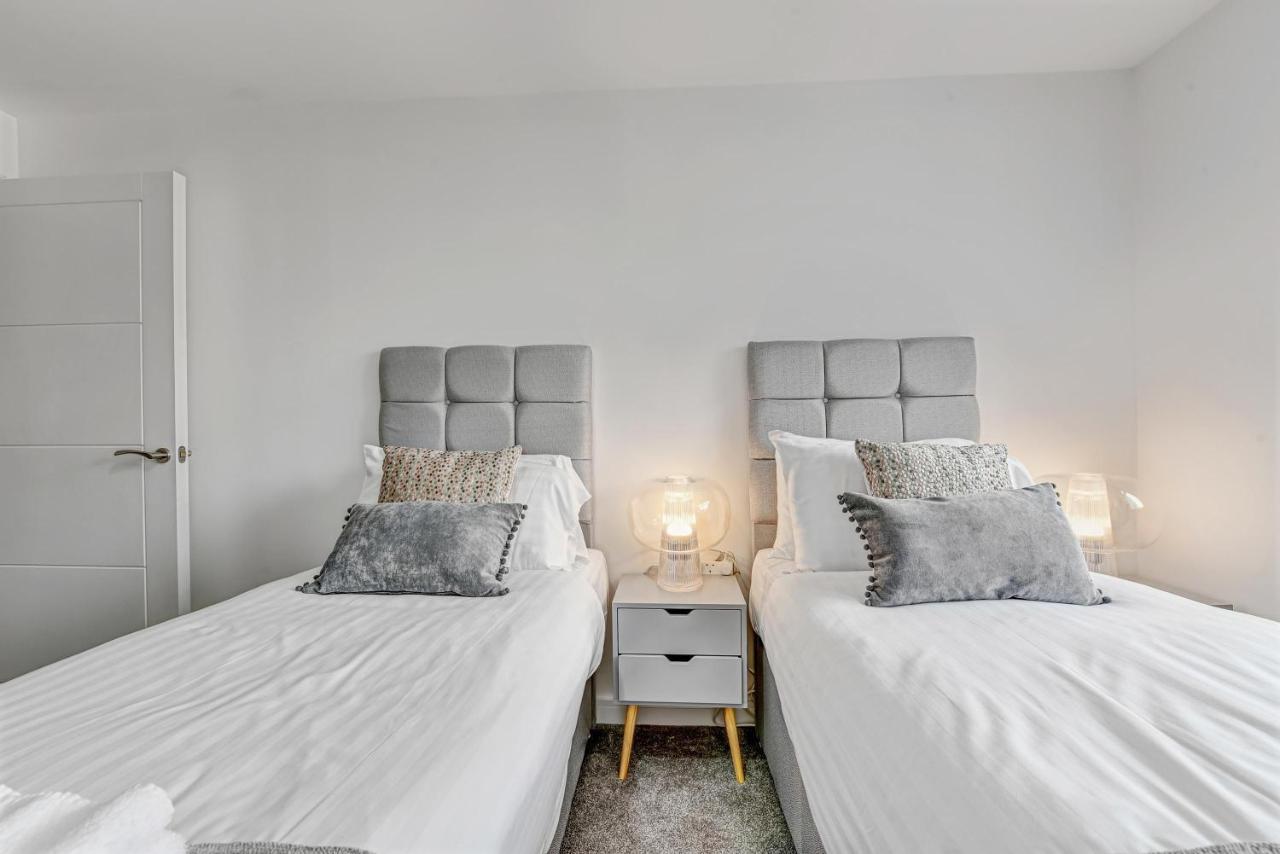 St Martins 2 Bedroom Apartments In Ruislip By 360 Stays Екстериор снимка