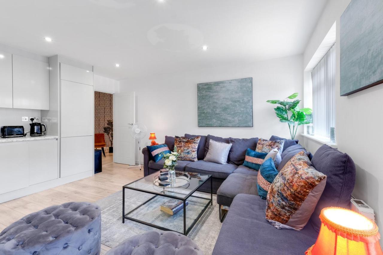 St Martins 2 Bedroom Apartments In Ruislip By 360 Stays Екстериор снимка