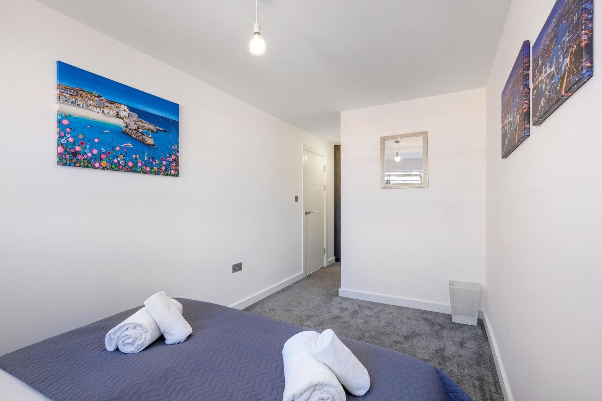 St Martins 2 Bedroom Apartments In Ruislip By 360 Stays Екстериор снимка