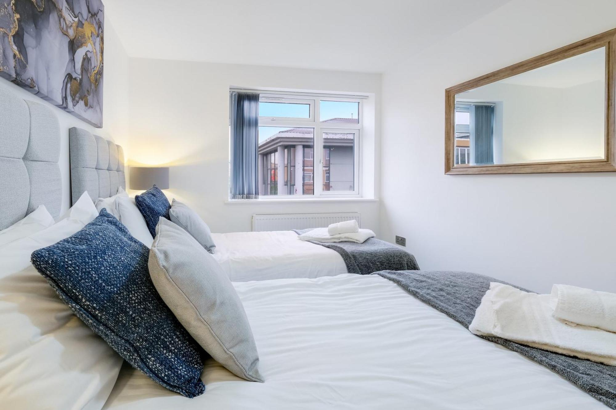 St Martins 2 Bedroom Apartments In Ruislip By 360 Stays Екстериор снимка