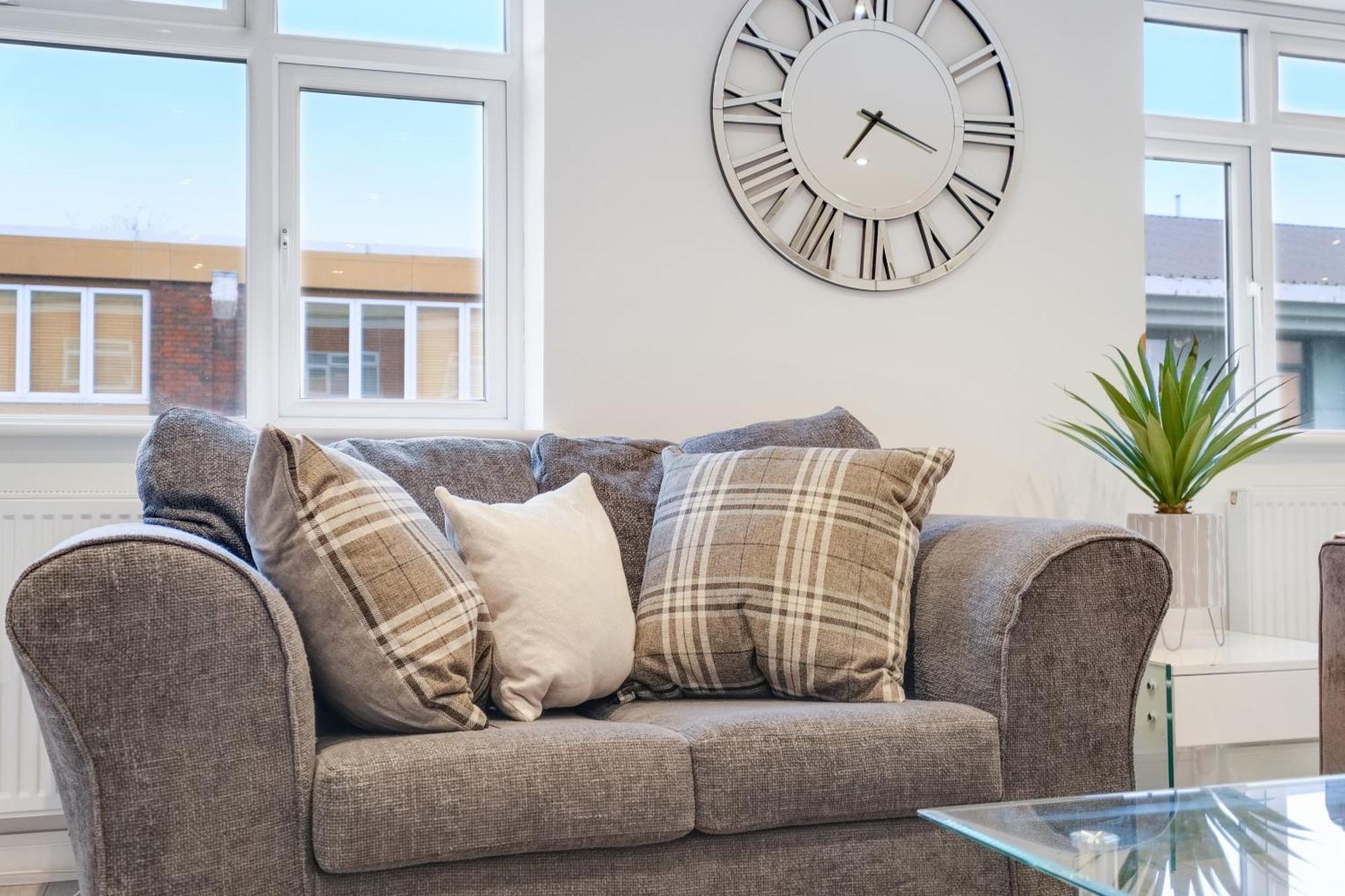 St Martins 2 Bedroom Apartments In Ruislip By 360 Stays Екстериор снимка