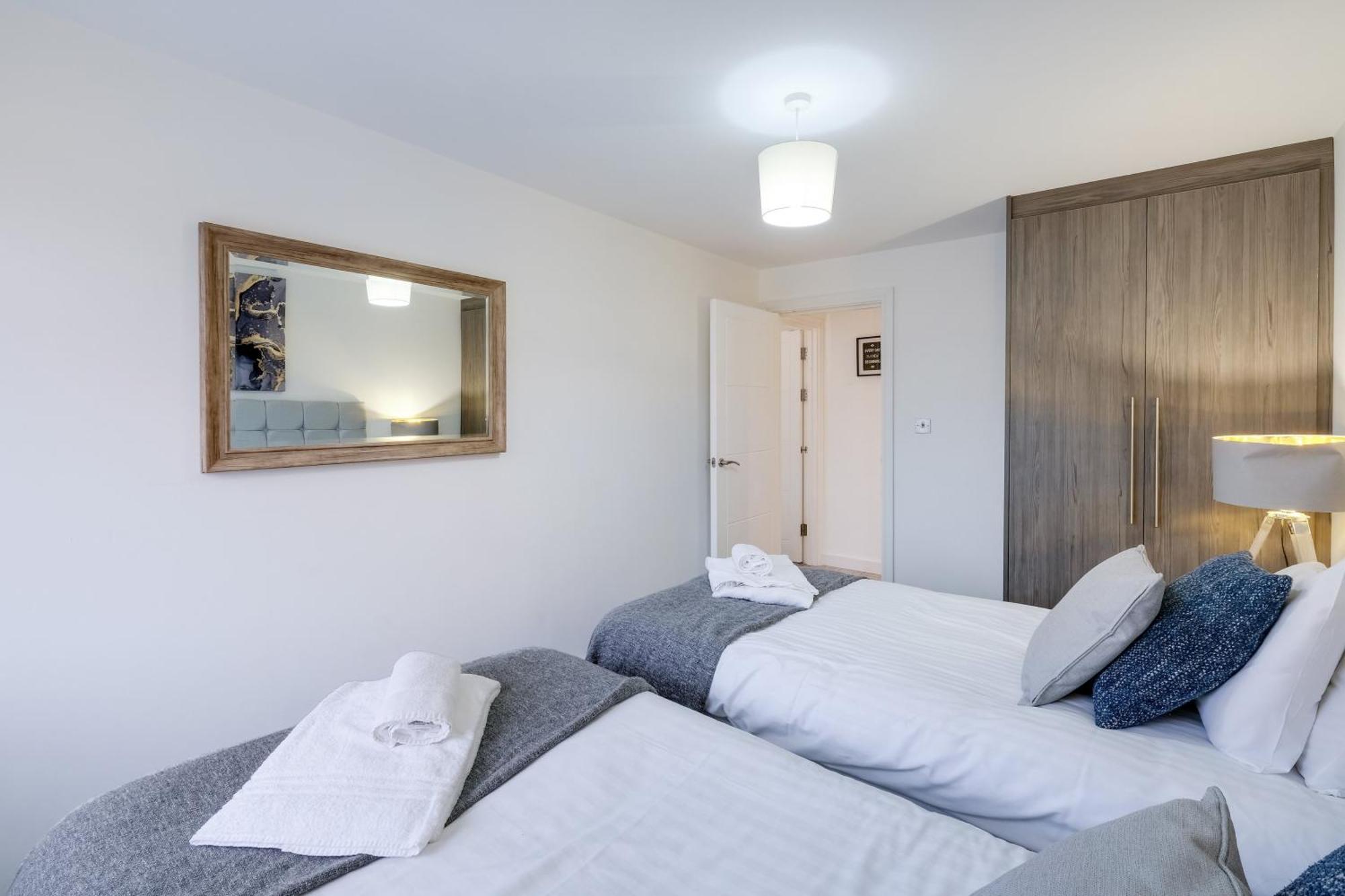 St Martins 2 Bedroom Apartments In Ruislip By 360 Stays Екстериор снимка